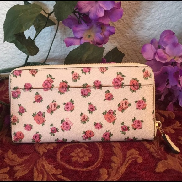 Coach Wallet - Picture 2 of 8